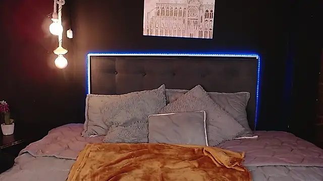 MIA YOURHOTTIE online show from 8, 12, 2024