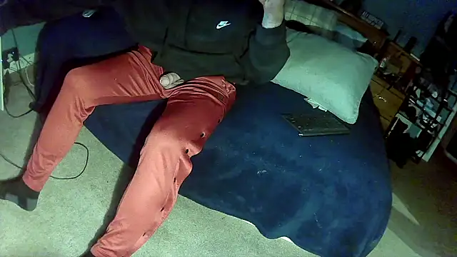 Spunwhiteboy1992 online show from 23, 12, 2025