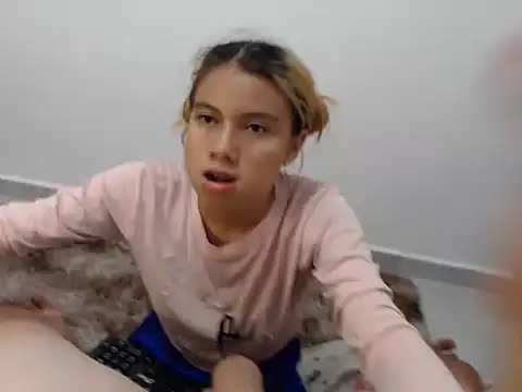 Snapshot of Naomi991 chatting on 10, 1, 2025 Naomi991 online show from 10, 1, 2025