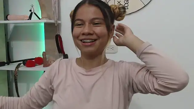 Snapshot of Naomi991 chatting on 23, 9, 2025 Naomi991 online show from 23, 9, 2025