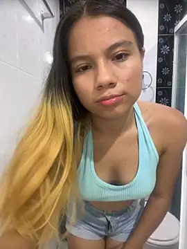 Snapshot of Naomi991 chatting on 4, 10, 2025 Naomi991 online show from 4, 10, 2025