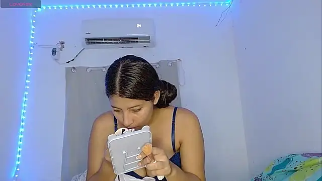 Snapshot of evaluna_horny_ chatting on 28, 7, 2026 evaluna horny online show from 28, 7, 2026