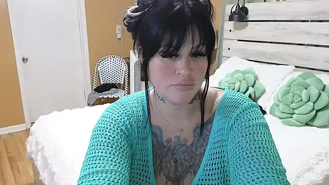 Snapshot of TexasTattooedHouseWife chatting on 22, 5, 2026 TexasTattooedHouseWife online show from 22, 5, 2026