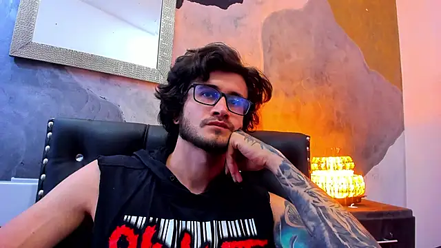 Loggan donnelly online show from 29, 12, 2024