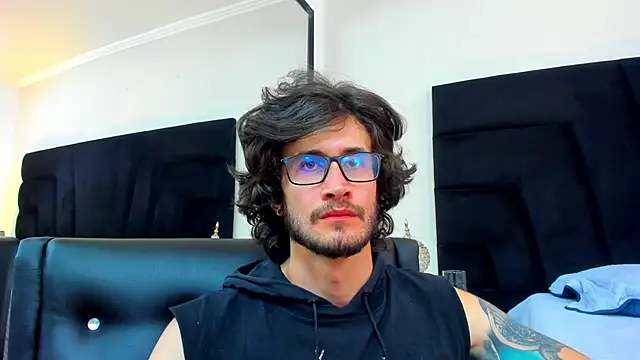 Loggan donnelly online show from 16, 2, 2025