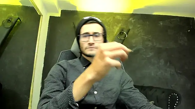 Loggan donnelly online show from 24, 9, 2025