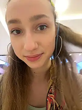 Lia  Love online show from 17, 12, 2024