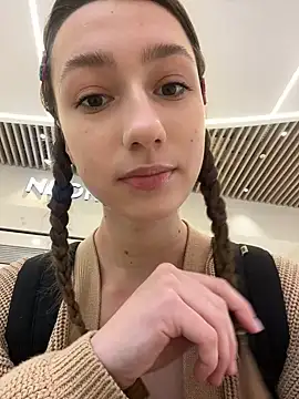 Lia  Love online show from 19, 12, 2024