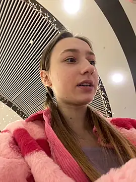 Lia  Love online show from 27, 12, 2024