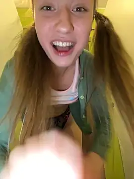 Lia  Love online show from 21, 3, 2025