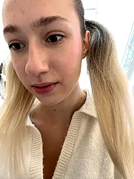 Lia  Love online show from 13, 9, 2025