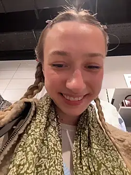 Lia  Love online show from 6, 10, 2025