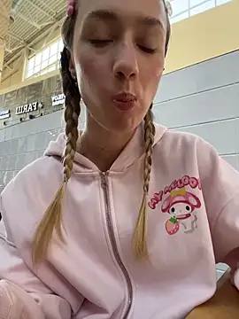 Lia  Love online show from 14, 11, 2025