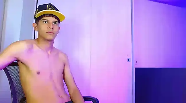 Snapshot of LiamGadiell chatting on 16, 12, 2024 LiamGadiell online show from 16, 12, 2024