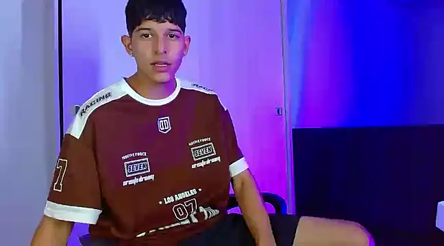 Snapshot of LiamGadiell chatting on 25, 12, 2024 LiamGadiell online show from 25, 12, 2024