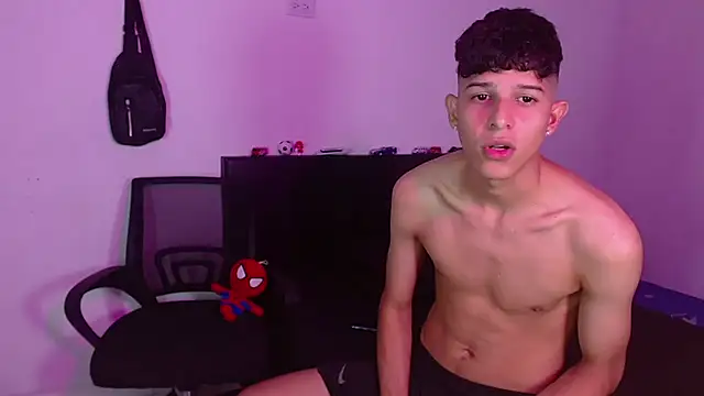 Snapshot of LiamGadiell chatting on 23, 2, 2025 LiamGadiell online show from 23, 2, 2025