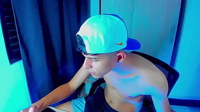 Snapshot of LiamGadiell chatting on 7, 3, 2025 LiamGadiell online show from 7, 3, 2025