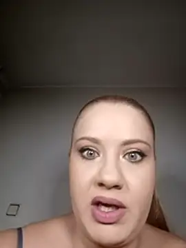 angelcurvy online show from 7, 11, 2025