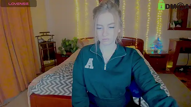 Snapshot of alexa_glory chatting on 12, 1, 2025 alexa glory online show from 12, 1, 2025