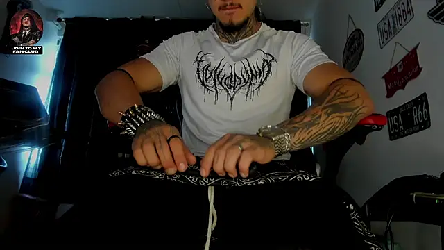 Snapshot of the_beast_master_ chatting on 29, 4, 2026 the beast master online show from 29, 4, 2026