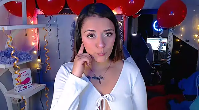 Samanta james19 online show from 13, 2, 2025