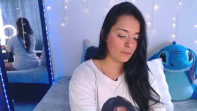 Samanta james19 online show from 17, 4, 2026