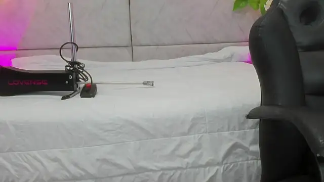 naomiii   online show from 19, 3, 2026