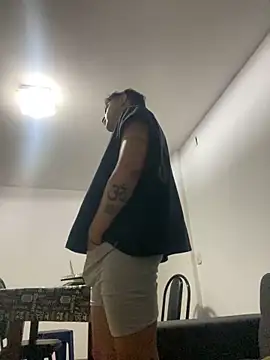 LCarreraa online show from 1, 3, 2025