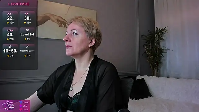 Nika Smit online show from 2, 2, 2025