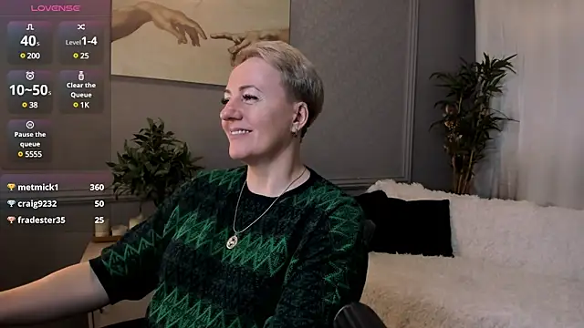 Nika Smit online show from 2, 3, 2025