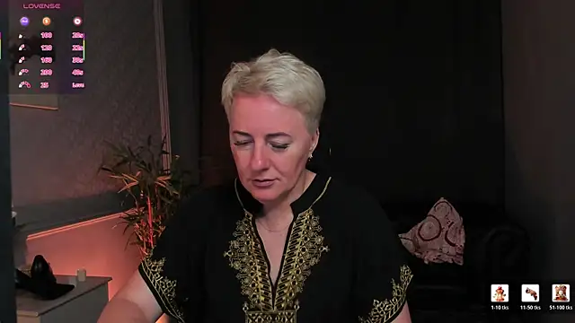 Snapshot of Nika_Smit chatting on 4, 7, 2026 Nika Smit online show from 4, 7, 2026