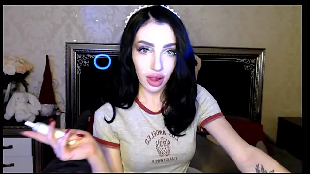 NancyLovee  online show from 11, 1, 2025