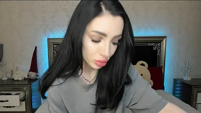 NancyLovee  online show from 18, 3, 2025