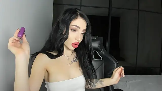 NancyLovee  online show from 24, 9, 2025