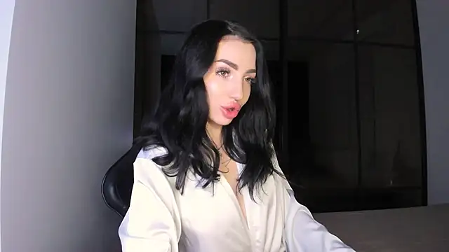 NancyLovee  online show from 8, 11, 2025