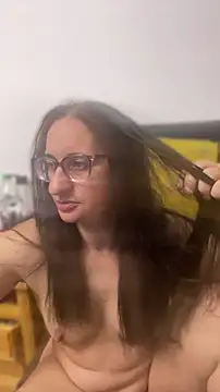 Snapshot of gloria7v05 chatting on 2, 7, 2026 gloria7v05 online show from 2, 7, 2026
