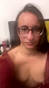 Snapshot of gloria7v05 chatting on 5, 7, 2026 gloria7v05 online show from 5, 7, 2026