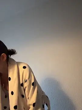 Snapshot of EmilyWi_ chatting on 10, 10, 2025 EmilyWi online show from 10, 10, 2025