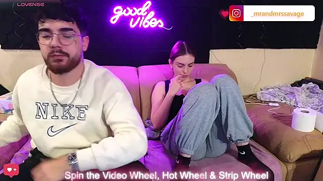 MrAndMrsSavage online show from 4, 1, 2025