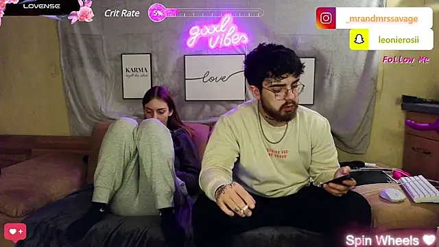 Snapshot of MrAndMrsSavage chatting on 27, 1, 2025 MrAndMrsSavage online show from 27, 1, 2025