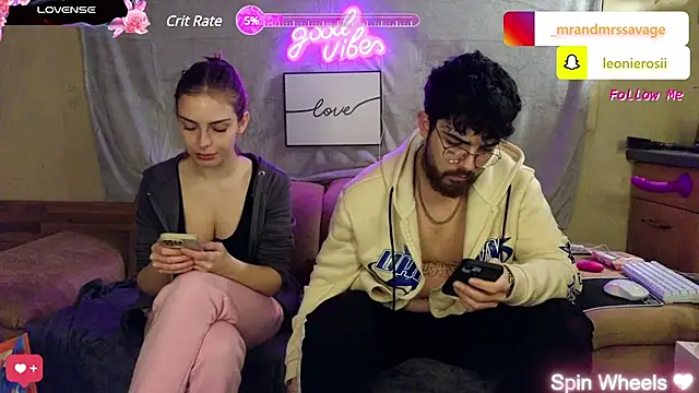 MrAndMrsSavage online show from 28, 1, 2025