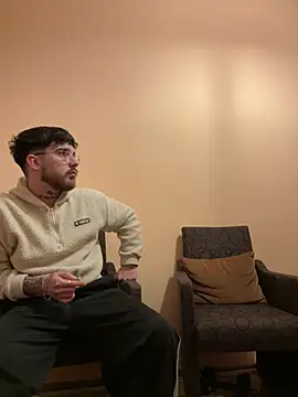 Snapshot of MrAndMrsSavage chatting on 26, 2, 2025 MrAndMrsSavage online show from 26, 2, 2025