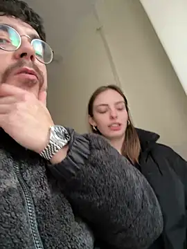 Snapshot of MrAndMrsSavage chatting on 4, 3, 2025 MrAndMrsSavage online show from 4, 3, 2025