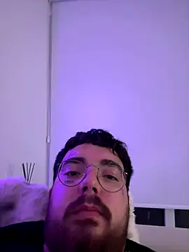 Snapshot of MrAndMrsSavage chatting on 9, 11, 2025 MrAndMrsSavage online show from 9, 11, 2025