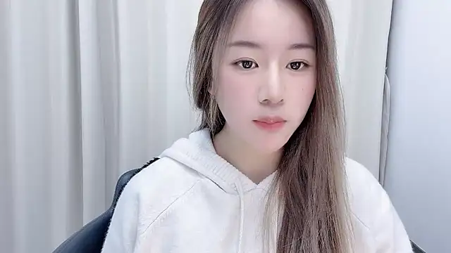 Snapshot of chloe-01 chatting on 18, 12, 2024 chloe-01 online show from 18, 12, 2024