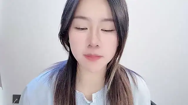 chloe-01 online show from 26, 11, 2025