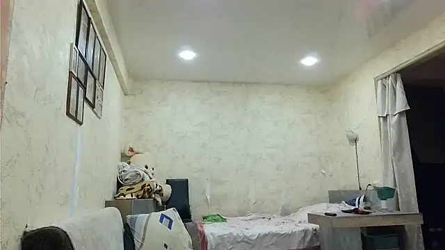 Snapshot of AgnichBan chatting on 6, 1, 2025 AgnichBan online show from 6, 1, 2025