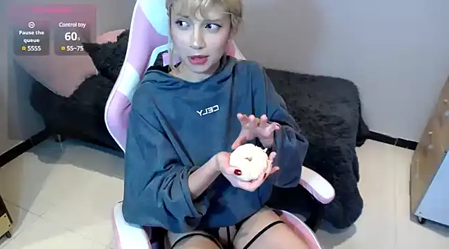 Snapshot of HiScarlett chatting on 26, 1, 2025 HiScarlett online show from 26, 1, 2025