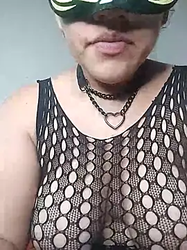 Snapshot of KatheFire chatting on 5, 10, 2025 KatheFire online show from 5, 10, 2025