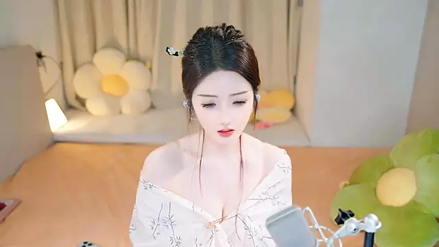 Snapshot of Eimile chatting on 8, 12, 2024 Eimile online show from 8, 12, 2024